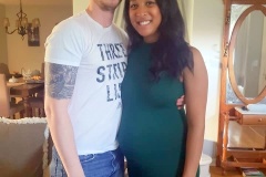 1_2019-11-25-8-months-pregnant-Hawaii